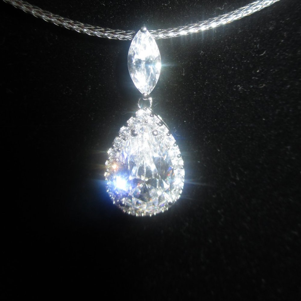 Vintage Stauer French Pear Pendant